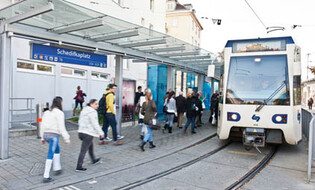 Badner Bahn am Schedifkaplatz